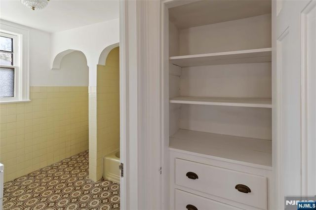 318 Gilbert Street, Ridgewood, NJ 07450