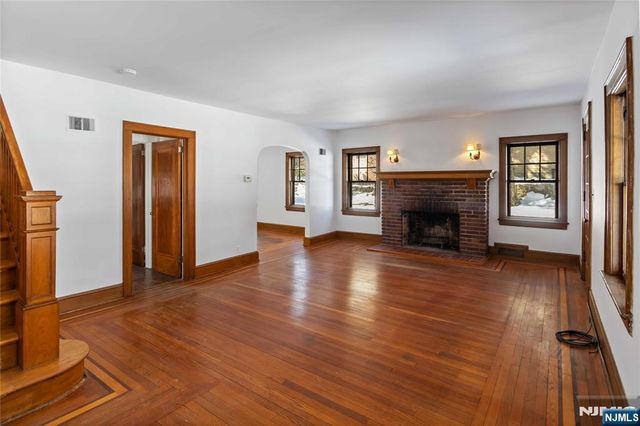 318 Gilbert Street, Ridgewood, NJ 07450