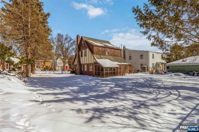 318 Gilbert Street, Ridgewood, NJ 07450