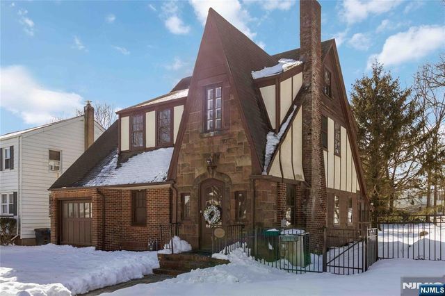 318 Gilbert Street, Ridgewood, NJ 07450