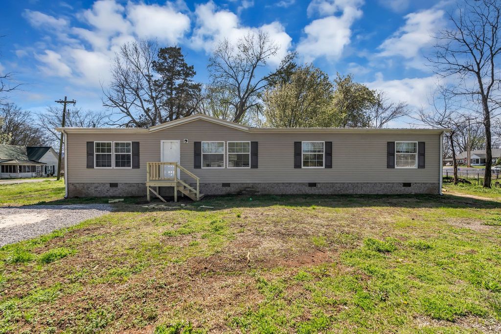 201 England St, W, Cowan, TN 37318