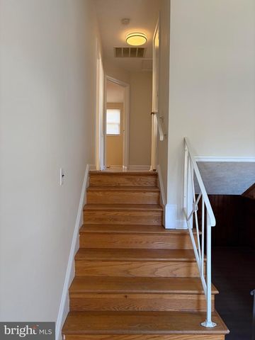 12700 WEISS ST, Rockville, MD 20853