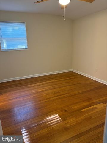 12700 WEISS ST, Rockville, MD 20853