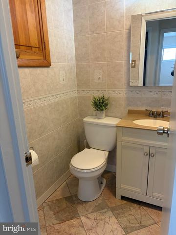 12700 WEISS ST, Rockville, MD 20853