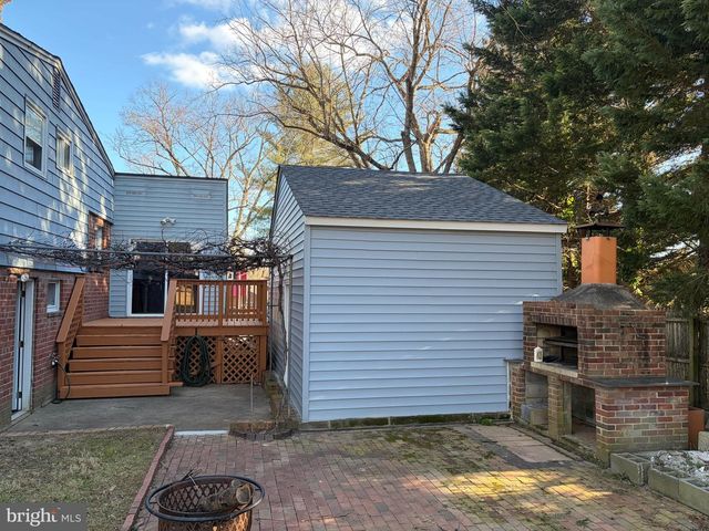 12700 WEISS ST, Rockville, MD 20853