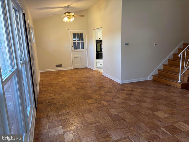 12700 WEISS ST, Rockville, MD 20853