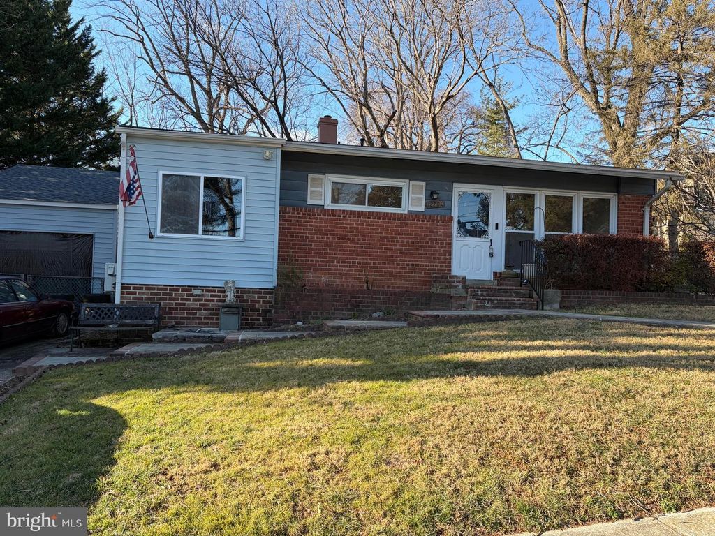 12700 WEISS ST, Rockville, MD 20853