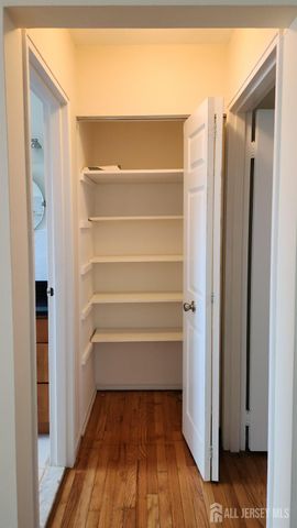 182 evergreen Road 3A, Edison, NJ 08837