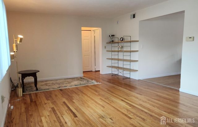 182 evergreen Road 3A, Edison, NJ 08837