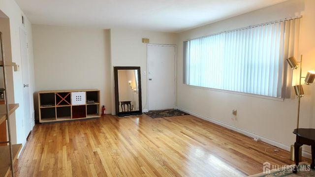 182 evergreen Road 3A, Edison, NJ 08837