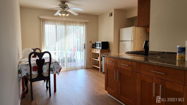 182 evergreen Road 3A, Edison, NJ 08837