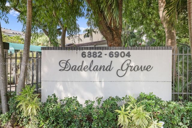 6886 N Kendall Dr D202, Pinecrest, FL 33156