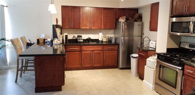 6886 N Kendall Dr D202, Pinecrest, FL 33156
