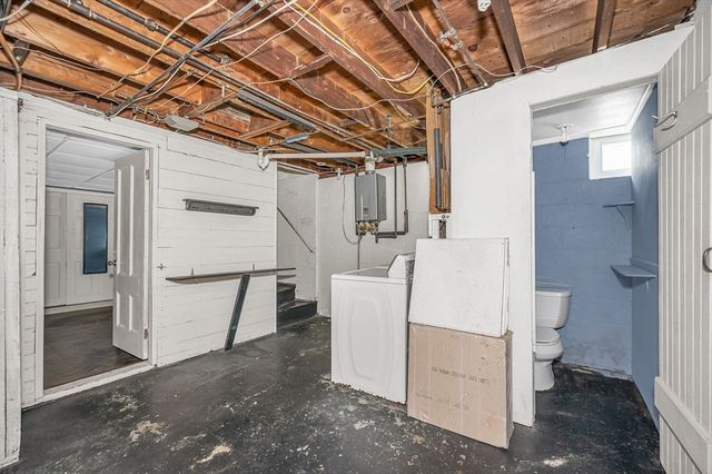 149 Woodward Ave, Lowell, MA 01854