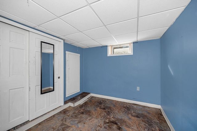 149 Woodward Ave, Lowell, MA 01854