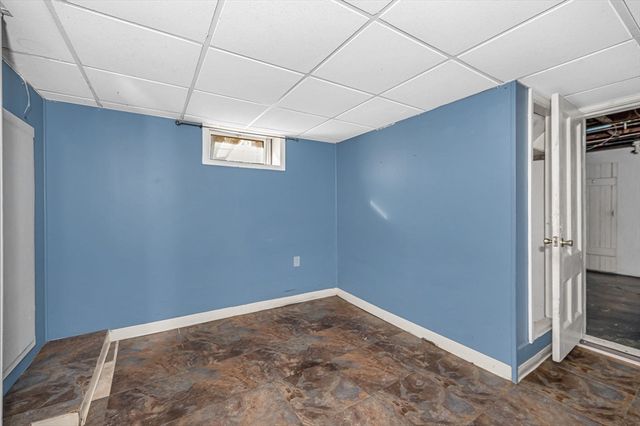 149 Woodward Ave, Lowell, MA 01854