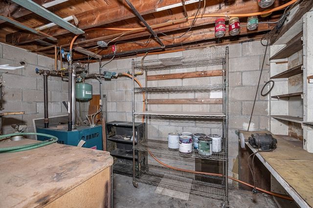 149 Woodward Ave, Lowell, MA 01854