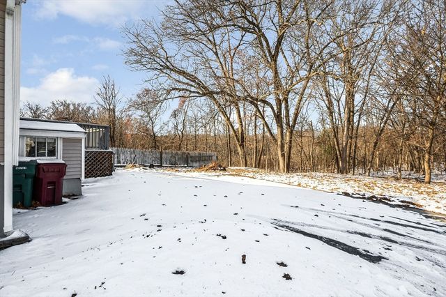 149 Woodward Ave, Lowell, MA 01854