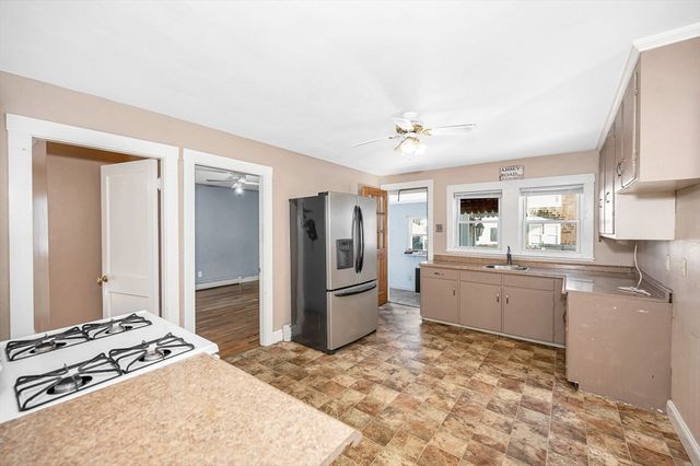 149 Woodward Ave, Lowell, MA 01854