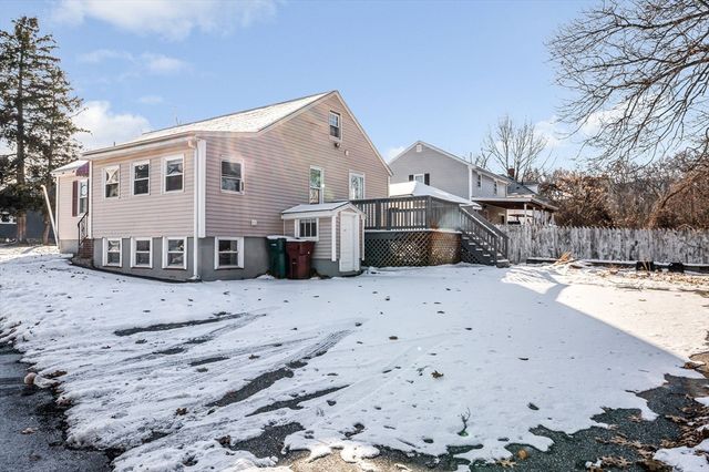 149 Woodward Ave, Lowell, MA 01854