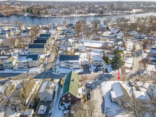 149 Woodward Ave, Lowell, MA 01854