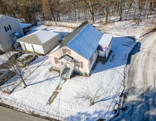 149 Woodward Ave, Lowell, MA 01854