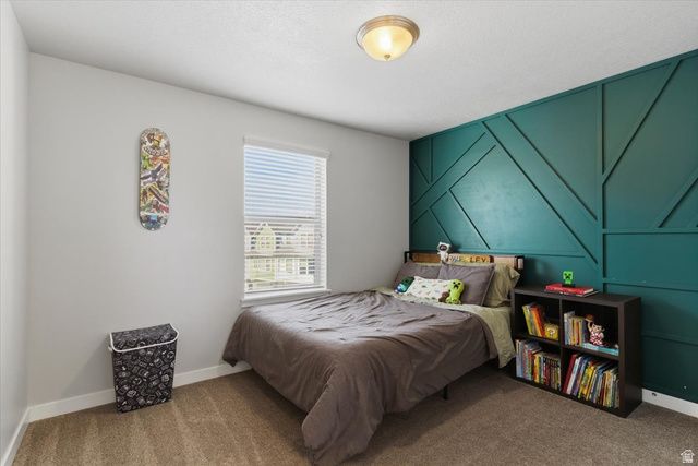 370 W KNIGHTS LN, Layton, UT 84041
