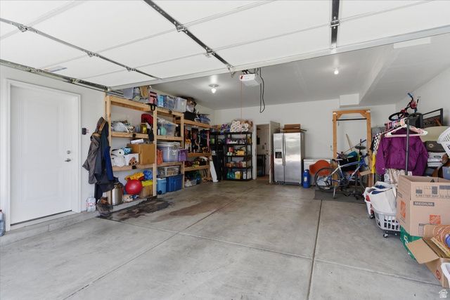 370 W KNIGHTS LN, Layton, UT 84041