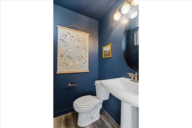 370 W KNIGHTS LN, Layton, UT 84041