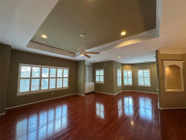 17 Ambleside Crescent Drive, Sugar Land, TX 77479