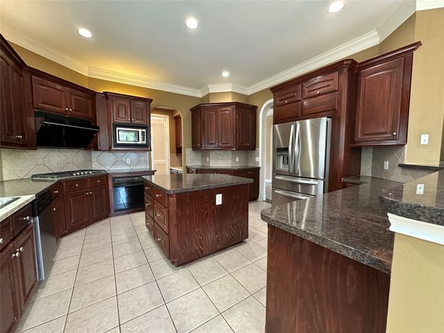 17 Ambleside Crescent Drive, Sugar Land, TX 77479