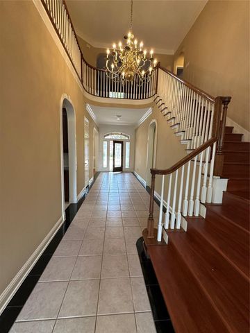 17 Ambleside Crescent Drive, Sugar Land, TX 77479