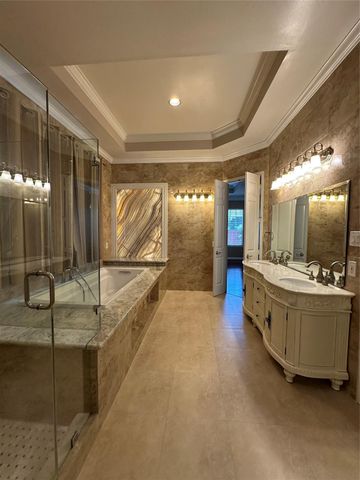 17 Ambleside Crescent Drive, Sugar Land, TX 77479