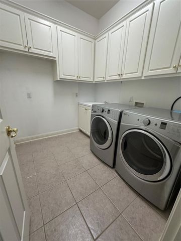 17 Ambleside Crescent Drive, Sugar Land, TX 77479