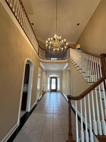17 Ambleside Crescent Drive, Sugar Land, TX 77479