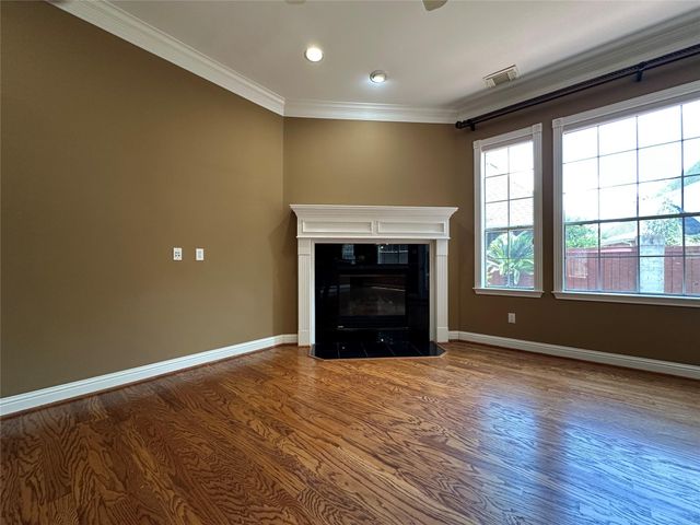 17 Ambleside Crescent Drive, Sugar Land, TX 77479