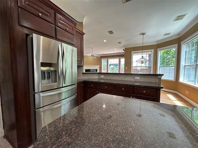 17 Ambleside Crescent Drive, Sugar Land, TX 77479