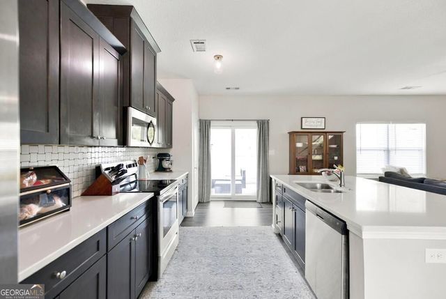 723 Ivy Glen Drive, Perry, GA 31069