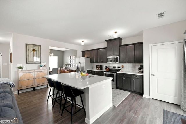 723 Ivy Glen Drive, Perry, GA 31069