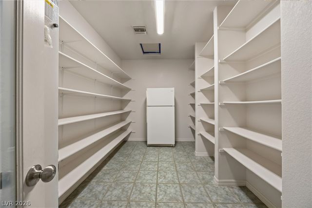211 West Highland Drive, Henderson, NV 89015