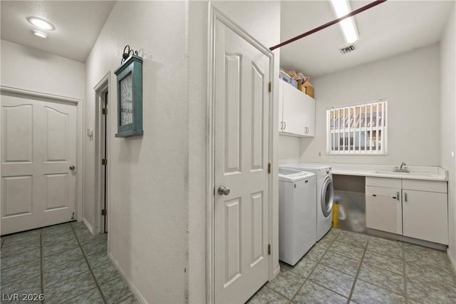 211 West Highland Drive, Henderson, NV 89015