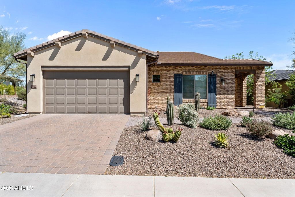 3627 STAMPEDE Drive, Wickenburg, AZ 85390 — photo 2