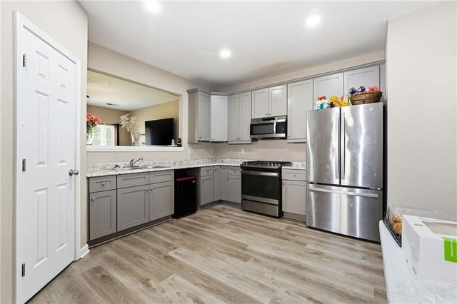 2415 Valley Creek Drive, Lithia Springs, GA 30122