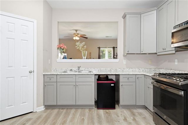 2415 Valley Creek Drive, Lithia Springs, GA 30122