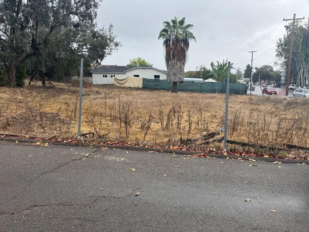 347 W Los Angeles Drive, Vista, CA 92083 — exterior