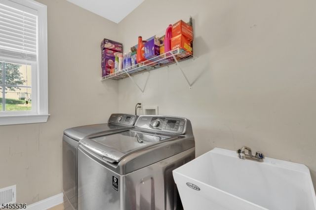 4 Sovereign Dr, Mount Olive Twp., NJ 07836