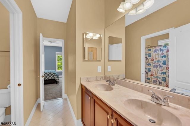 4 Sovereign Dr, Mount Olive Twp., NJ 07836