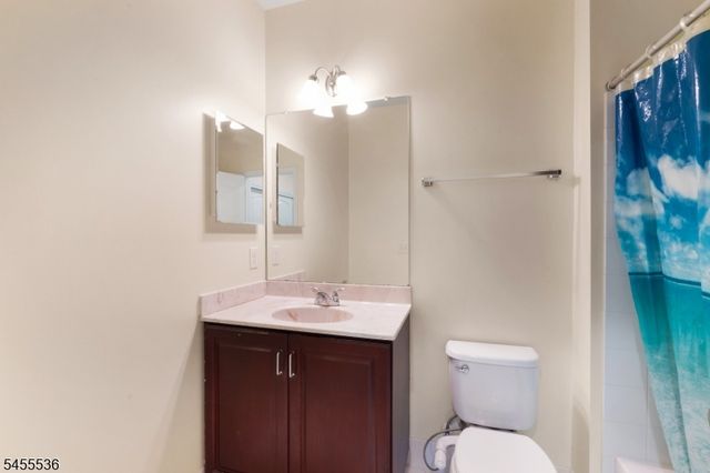4 Sovereign Dr, Mount Olive Twp., NJ 07836
