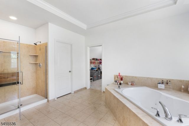4 Sovereign Dr, Mount Olive Twp., NJ 07836