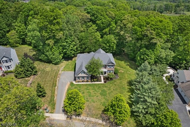 4 Sovereign Dr, Mount Olive Twp., NJ 07836